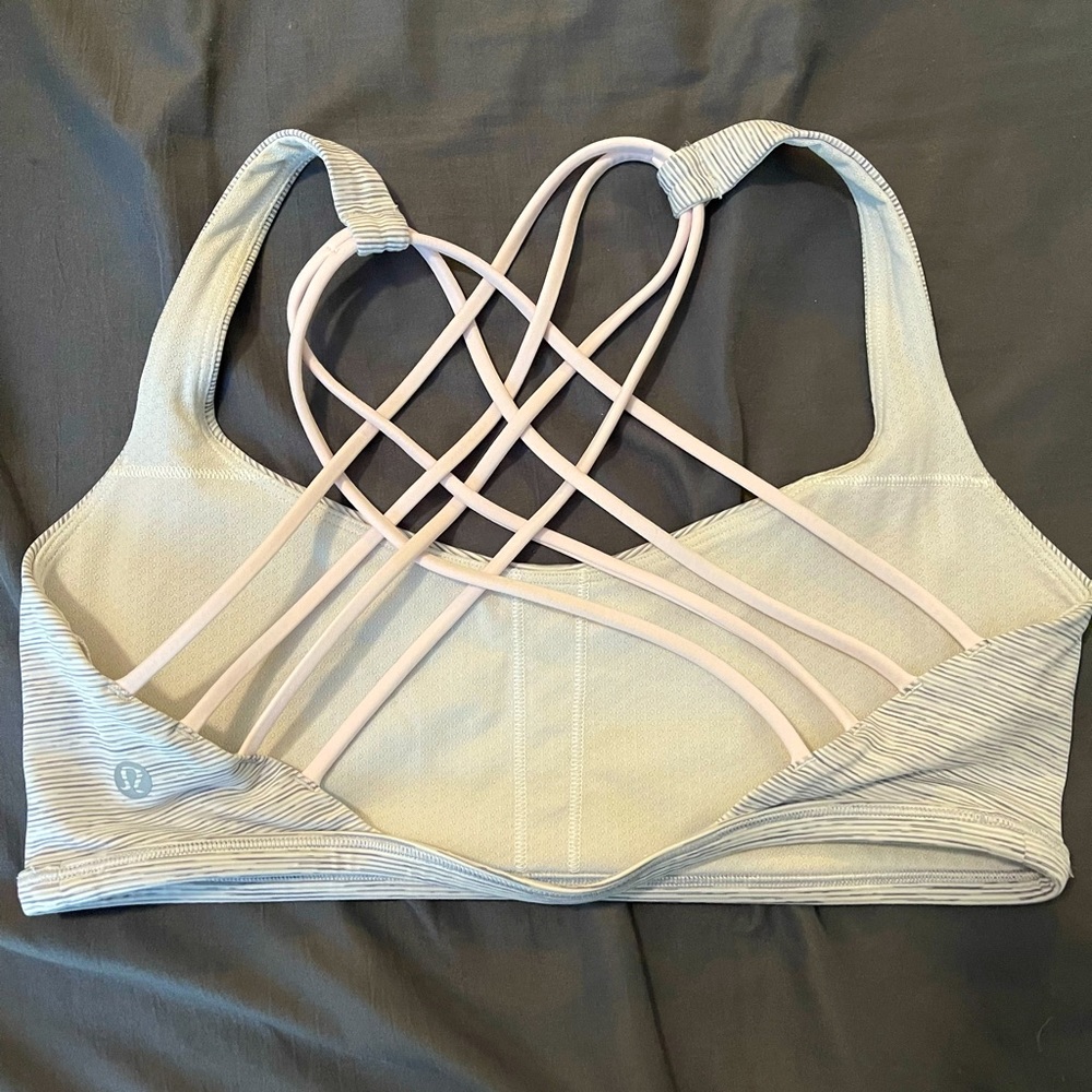 Lululemon Free to Be Bra